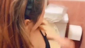 Wenwen, une salope diplômée d'université, était enceinte et a fui par un salaud cocu