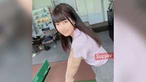 FC2PPV 4479814 Premier tournage/apparition face ! Limité à 3 jours ! Une enfant qui vend des articles pour bébés dans un magasin Nishi◯. Une femme de bureau avec un visage sans visage et de gros seins Ecup... Elle suce la bite d'un homme, boit tous ses fluides corporels et jouit deux fois sur son corps masochiste et obscène. Je ne me cache pas.