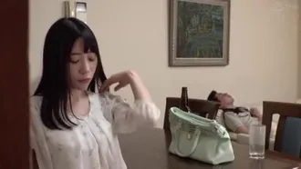 I met my ex-girlfriend, a married man, at a class reunion and stayed in this room with a broken air conditioner, and we had a sweaty, sex-crazed time. Yui Tomita