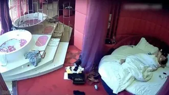Die Wassertropfen-Kameraüberwachung filmte heimlich zwei Lesben beim Tofu-Mahlen in einem Liebeshotelzimmer