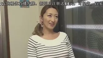 加勒比海語 - Rena 兒子的班主任是個美巨乳老師～把我埋在最性感的乳溝裡～