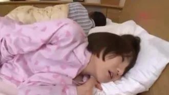 VENU-384 L'amour, le contact étroit et le sexe intense entre la mère et le fils commencent par un baiser Ayumi Takanashi