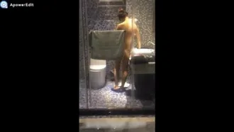 Momo concertó una cita con una preciosa chica de 1998 a la que le gustaba andar en moto. Se filtró el vídeo de la reserva de una habitación en un hotel temático. ¡Todo el proceso fue grabado de cerca, con diálogos en mandarín!