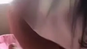 The new anchor with baby face and big breasts is the first episode of Whose Sixteen. She shows her face with some baby fat and masturbation passion. She can play with this little vibrator clearly. She must be masturbated when making lewd comments.