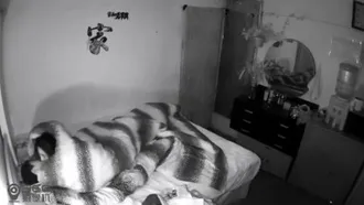 O mais valioso é a verdadeira webcam caseira rachada TP casal jovem apaixonado fazendo sexo na cama O homem é muito capaz e se transforma em várias posições A esposa gostosa grita por sexo e o diálogo é claro e maravilhoso.