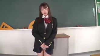 小恶魔挑衅美少女松本一花