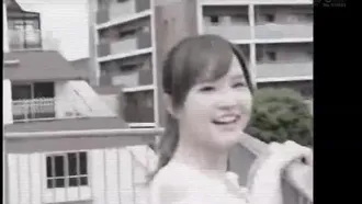 Premier coup de sexe d'une fille Emo L'ange de Naniwa Dialecte d'Osaka Coupe C petite taille CM étudiant en musique active Haru-chan veut conduire une voiture de sport ! Haru Ito