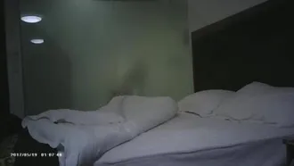 91 Foye Hotel fa sesso con una bellezza bionda dal seno grande di 80 chili mentre fa sesso mentre si fa selfie sul suo telefono in alta definizione 720P senza filigrana nella versione completa