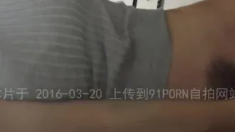 [看好片 过好年!] :妳和妳妈一样骚， 原来骚性是会遗传的，她女儿真是可爱的小吃货