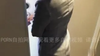 从后面抽插女仆妹高潮至顶!