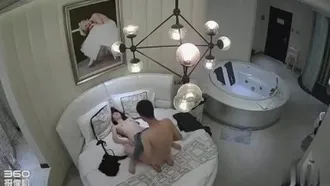 [Fotos ocultas del hotel] ¡¿Romance en la oficina expuesto?! ¡Haz una cita con una colega para reservar una habitación ~ Después de descansar en el jacuzzi, ten sexo!