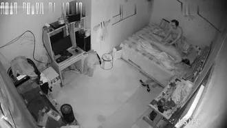 Una nuova fuga di notizie di settembre ha rivelato che una webcam domestica hackerata ha filmato segretamente la vita sessuale di una coppia di migranti in una casa in affitto.