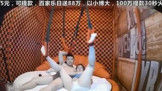 The love hotel actually staged an evil leftover female boss seductively seducing and riding the fat boy's big cock. This is not an ordinary show.
