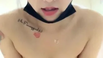 A good-looking young woman with big breasts seduces and masturbates in a show. Her breasts are exposed, her pussy is vibrating, and her vibrator is vibrating. The close-up is very tempting. It’s very tempting. If you like it, don’t miss it.