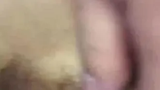 Jeune femme salope ligotée et entraînée baisée dans le cul