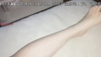 La fuga di notizie di Baidu Cloud ha rivelato che un marito cornuto di Chengdu reclutava fusti online per far festa con sua moglie perché non riusciva a soddisfare il desiderio sessuale di sua moglie.