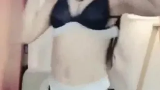 Kawaii anchor, my name is NINI, peach-butt girlfriend’s latest live video recording