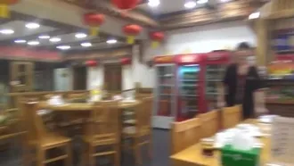 火爆一时的台湾美眉带着洋男友饭店吃完饭回家就开始啪