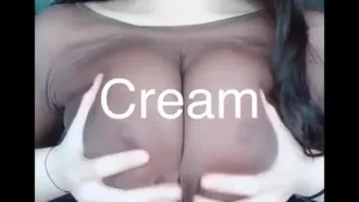 Wang Dong WANIMAL's model Cream. A collection of various short videos and pictures. A pair of natural giant beautiful breasts and papayas that make people nosebleed. They are very coquettishly beautiful.