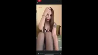 Se filtraron la belleza de las celebridades de Internet Meng Nan y la selfie privada a gran escala de un hombre rico. La hermosa joven modelo Xiao Yemao juega en la vagina.