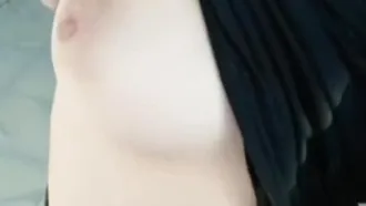 [Zone vidéo courte] tChatte aux gros seins