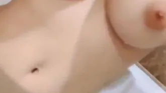 [Короткое видео] Посмотрите на эту грудь