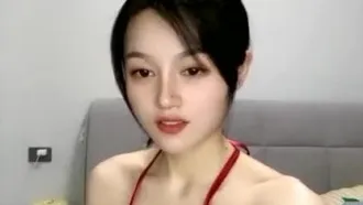 (Ruantian junior sister) The best beauty with good looks and big breasts. She plays with a vibrator and masturbates until she oozes white juice.