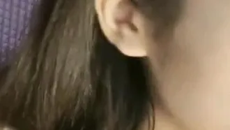 Anchor Benefits: She has a beautiful mouth and a sweet face. A young girl with good looks masturbates with props. A close-up of a big black bull inserts a vibrating vagina and breaks her pussy. She climaxes with white fluid.