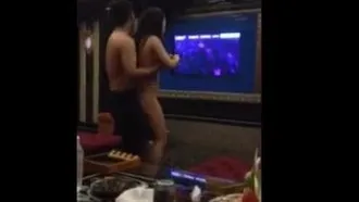 Essas coisas românticas em salas privadas KTV. Uma coleção de todos os tipos de salas privadas KTV obscenas e depravadas.