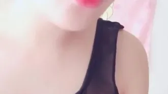 Good-looking, slutty, seductive, sexy costumes, masturbation show, rapid thrusting of the vibrator, moaning and gasping, very tempting, don’t miss it if you like it