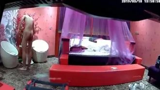 The latest leaked footage of a luxurious room in a love hotel in March was taken. There was no class in the afternoon to book a room.