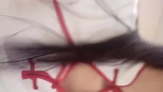 La bella dea del college dai capelli lunghi indossa una minigonna per sedurre e fare un selfie su larga scala. Dice anche: Papà, voglio questa figa rosa. Non dovrebbe fare molto sesso. 720P HD.