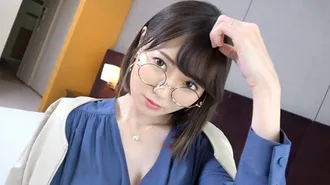 [無碼流出] SIRO-4359 [第一槍] [美乳x苗條x已婚女人] [戒指上的背叛液] 聰明美麗的妻子，建立了順利的家庭。意志堅強的女友變得害羞又猥瑣的樣子…AV線上申請→AV體驗拍攝1413