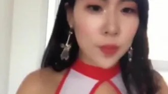 网红女神主播思瑞护士制服教你如何丰胸