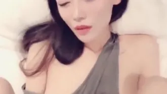 微博女神月暖如梵音大尺度性爱私拍流出~完美露脸~粉嫩小穴!!