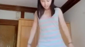 冒充舞蹈监考老师！让某中学嫩妹掰开B看看是否处女