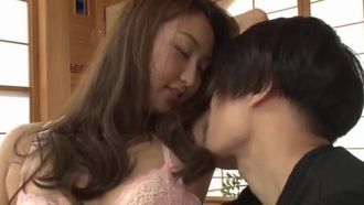Document sur le premier tournage d'une femme mariée Nozomi Igarashi