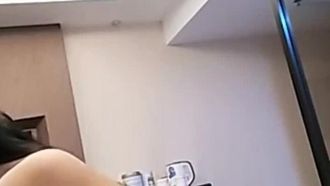 동북쪽 인터넷 연예인 아이언해머 언니는 늑대 팬들과 대화를 나누며 형부가 사정 전 최소 40분 동안 성관계를 가졌다고 말했다. .대화는 매우 흥미로웠습니다.