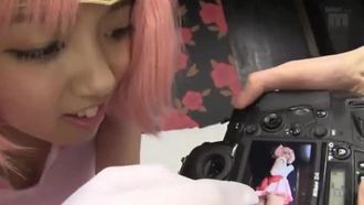 Eu me forço a usá-lo, então continuo usando! ! Cosplayer de seios grandes especializado em fantasias de personagens chibi