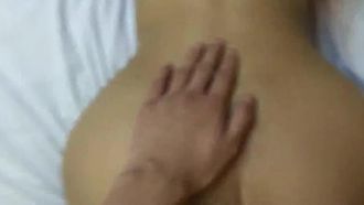 强行扯掉裤子狠操,都被干哭了“痛,干的我肚子都痛,你做