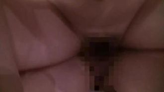 EKDV-588 Mia cugina e mia sorella, che hanno perso l'ultimo treno e sono venute a trovarmi chiedendomi di passare la notte, si erano trasformate in un livello di puttana troia che non avrei potuto immaginare fin dalla mia infanzia... Occhiali Momoka Ragazza Momoka Kato