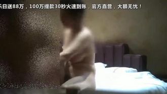 对白精彩撩妹大神约啪皮肤白嫩性感单纯巨乳眼镜学生妹肏的妹子娇嫩呻吟声很诱人还告诉她跟别人干要戴套