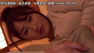 突然離婚を言い渡されシングルファザーになった僕を不憫に思ったご近所の巨乳奥様たちが家事の手伝いをしてくれる事に！奥様の不意な胸チラとパンチラについ勃起してし