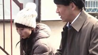 Donna sposata, moglie Yui che si prende cura dei bambini e viene molte volte Yui Misaki