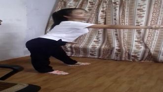 かつてネット上で人気を博した美大ダンス部の美容応募シリーズは、美貌、豊尻、美乳を兼ね備えた美少女たちのストリップパフォーマンスやボディ展示、生写真11P+の完全版ですビデオ 3V3