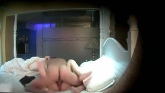 【家庭内盗撮】協力を拒否した少女が男に押し倒され全裸にされて強制入場