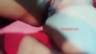 [Trasmissione in diretta di incesto domestico] La cognata sexy fa sesso di nascosto con suo cognato mentre sua sorella è via