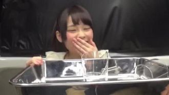 大爆炸轉子！ Shuri Atomi，一個在戶外晃動臀部並射精的暴露狂女孩