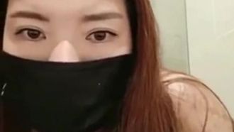 [행인유혹] 추운날 야외에서 신입생을 만나 집에 체크인하는 젊은 여성