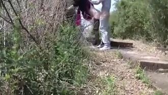 [Domestico] Avere una relazione con la moglie del vicino in una zona suburbana deserta